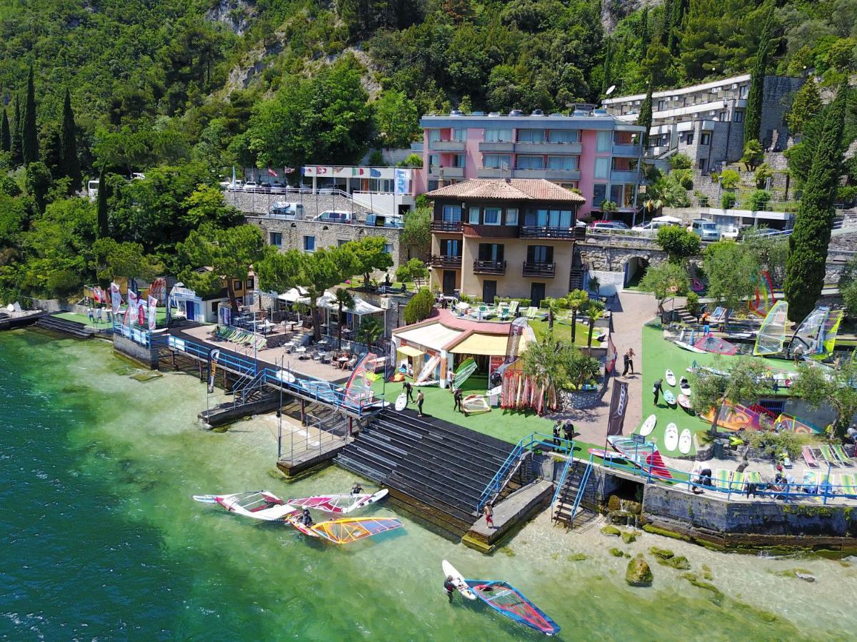 Surf Hotel Pier - Montagnoli Group Limone sul Garda Exterior photo