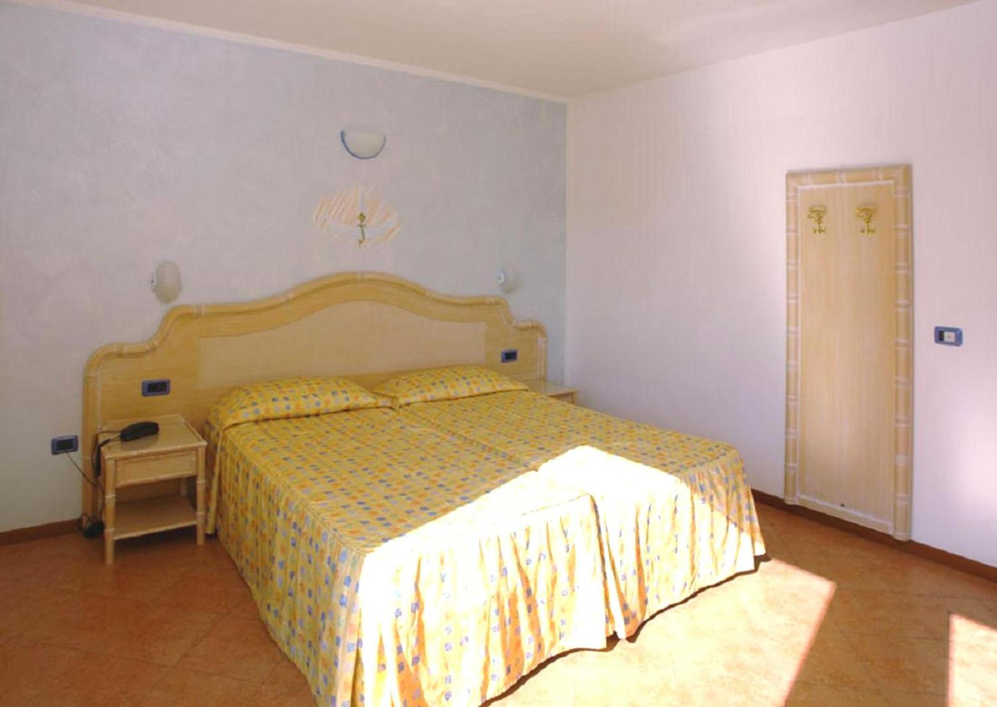Surf Hotel Pier - Montagnoli Group Limone sul Garda Exterior photo