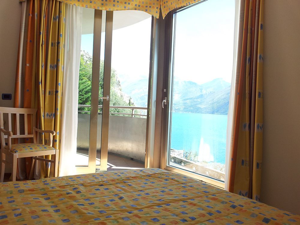 Surf Hotel Pier - Montagnoli Group Limone sul Garda Exterior photo