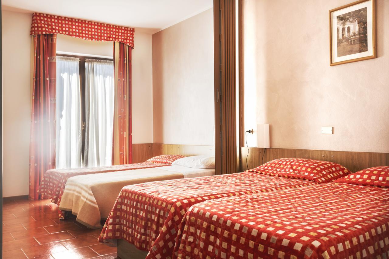 Surf Hotel Pier - Montagnoli Group Limone sul Garda Room photo